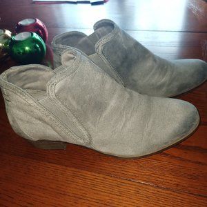New Womens Suede boots ankle booties size 11